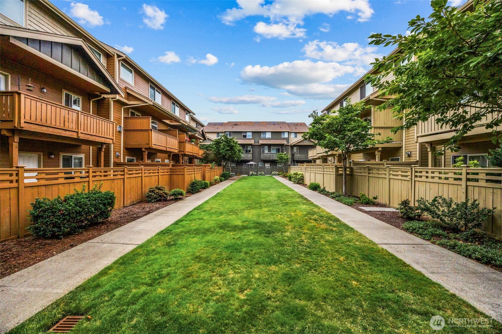 4660 Northeast 3rd Court, Unit J3 Renton, WA 98059 - Photo 24 of 33