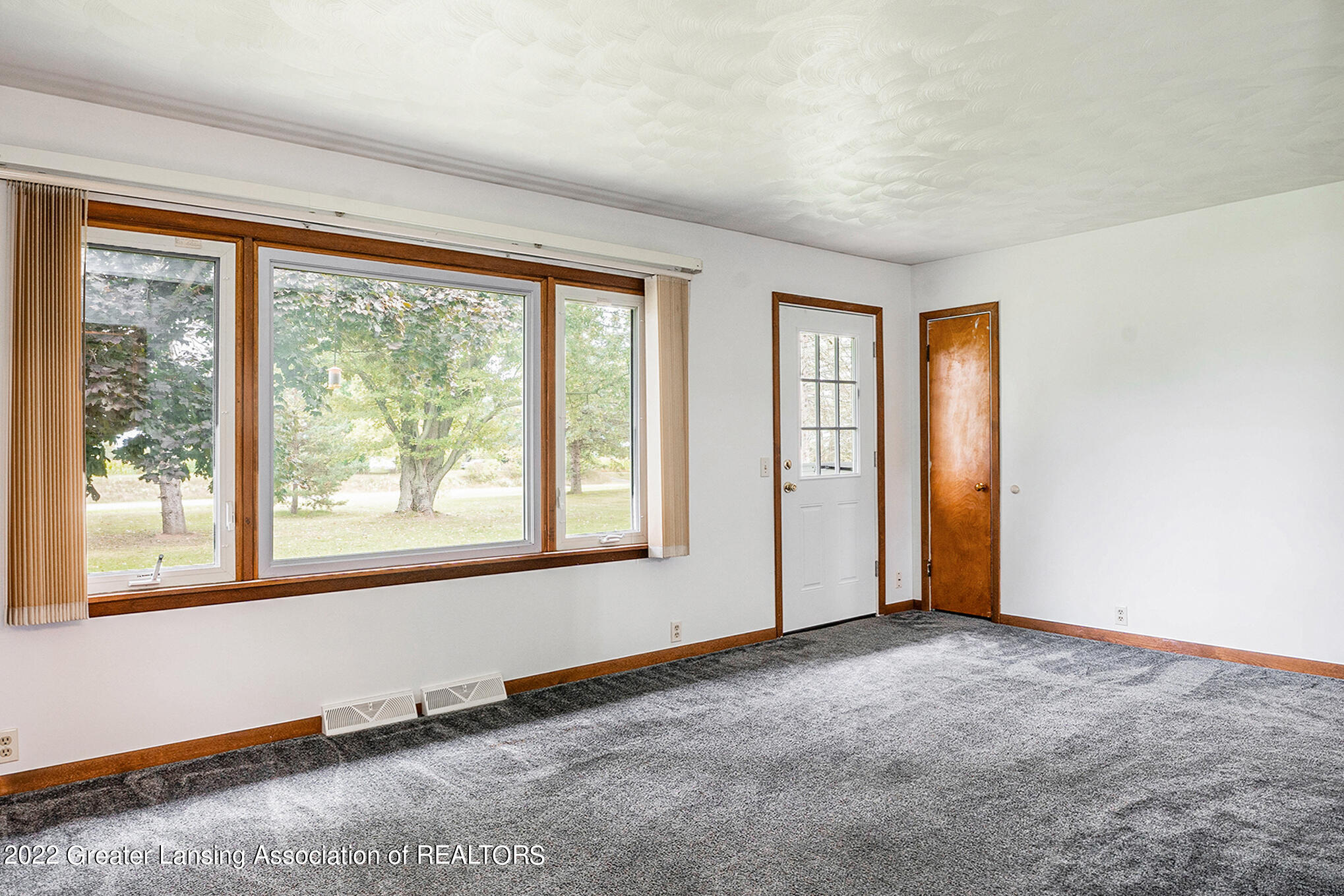 28 South Michigan Road Eaton Rapids, MI 48827 - Photo 14 of 26 DSC04004