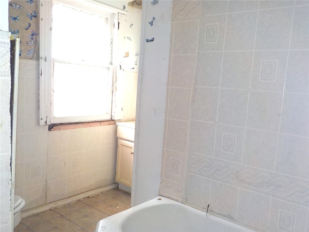 370 Cottage Street Rochester, NY 14611 - Photo 9 of 16