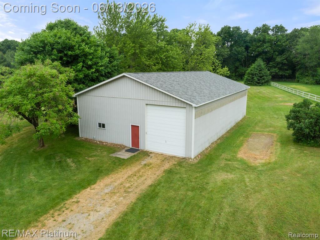 12902 Autumn Ridge Court Milford, MI 48380 - Photo 4 of 73