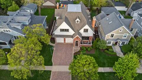 $1,725,000 | 4023 Lawn Avenue, Western Springs, IL 60558