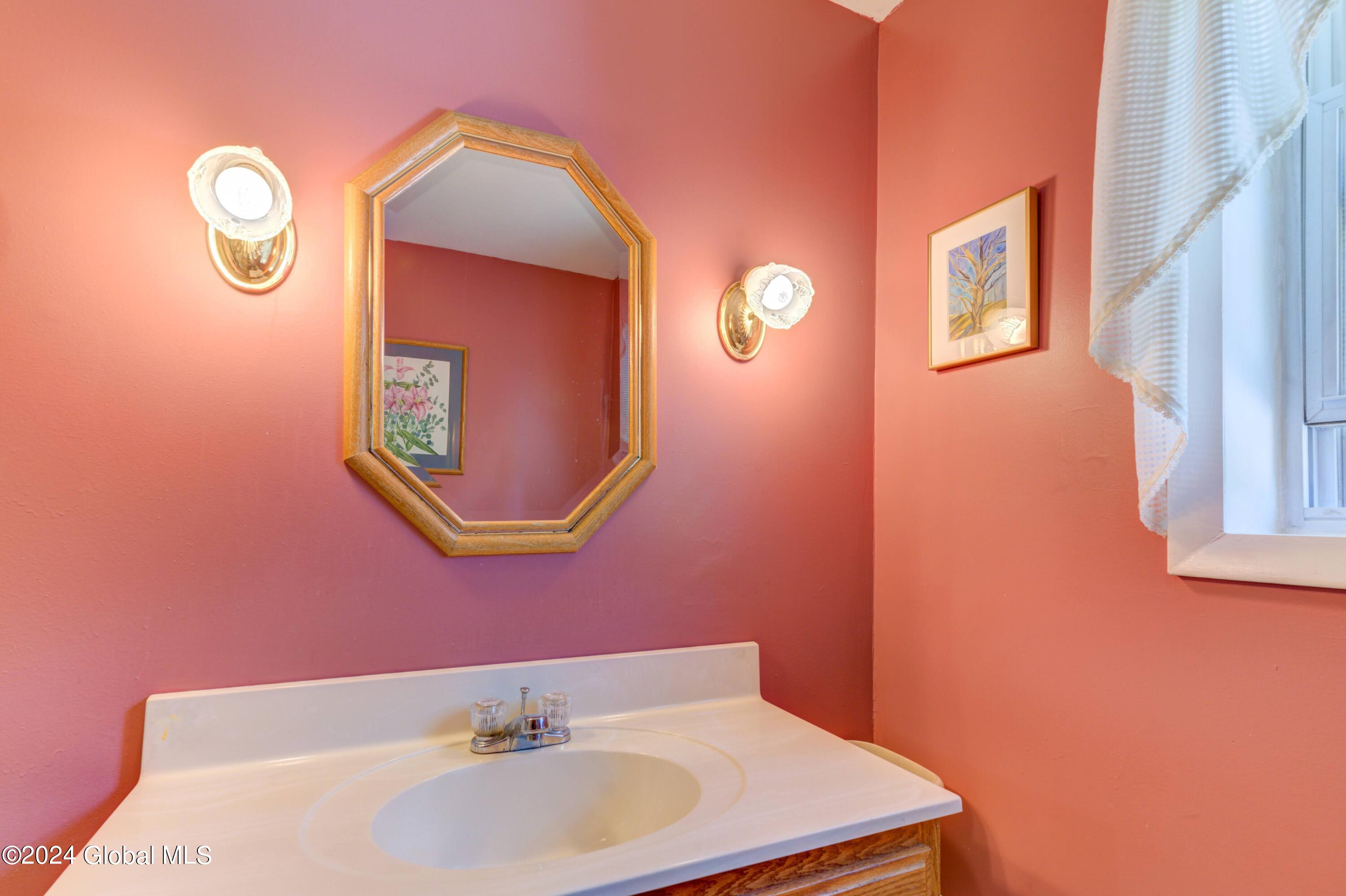 323 Dunnsville Road Rotterdam, NY 12306 - Photo 45 of 56 Second Floor Full Bath