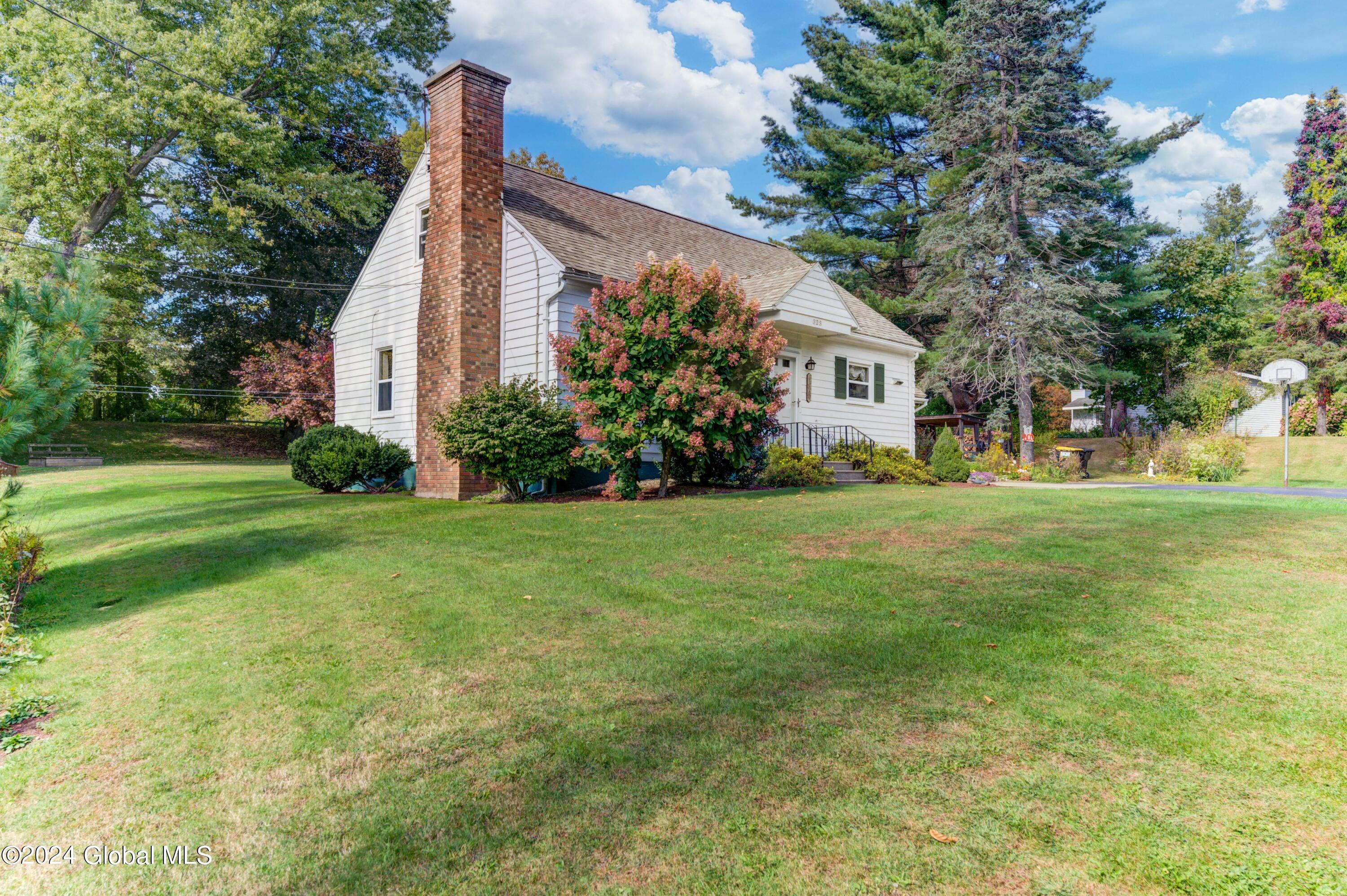 323 Dunnsville Road Rotterdam, NY 12306 - Photo 5 of 56 Exterior Front from Left