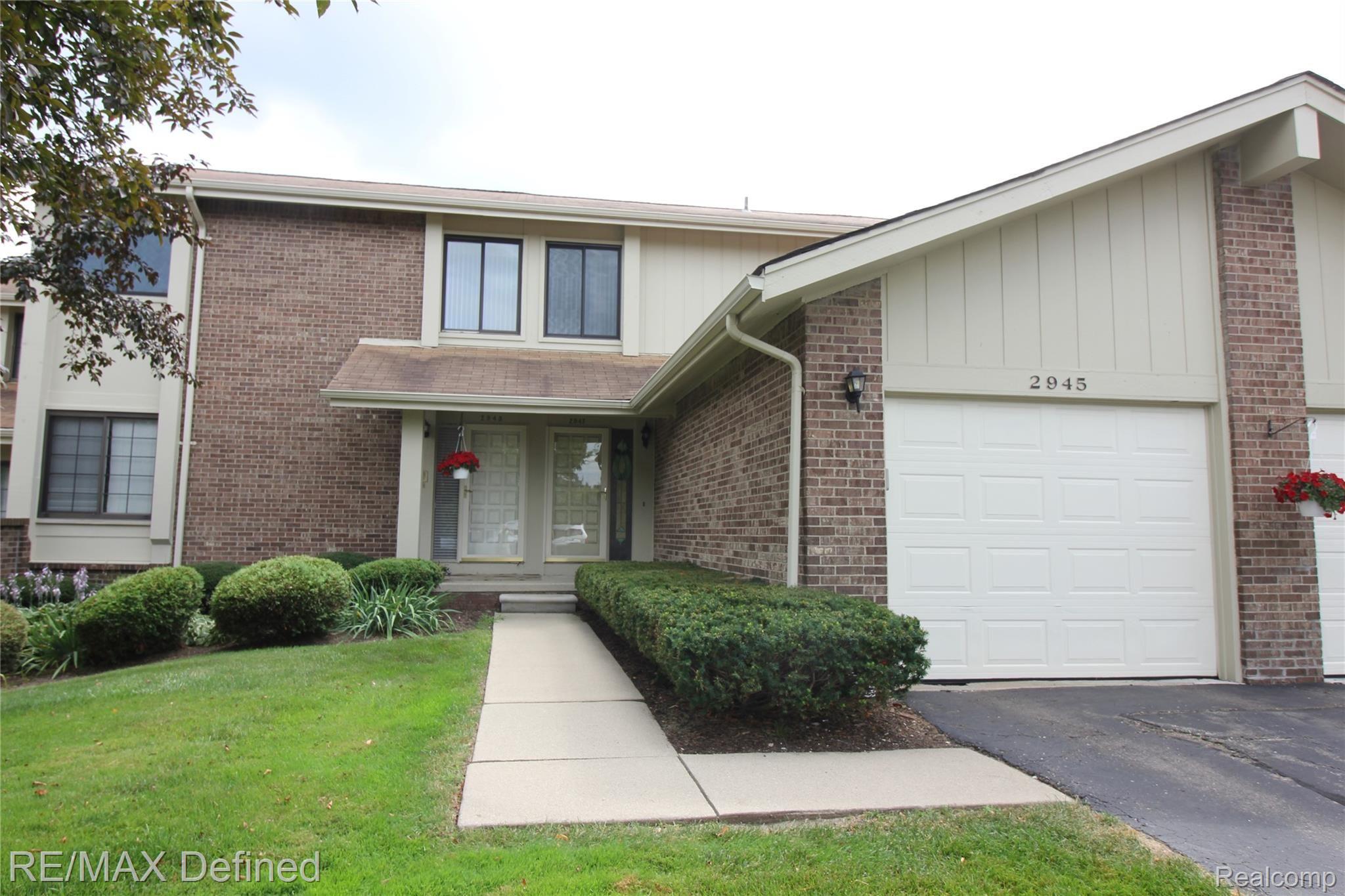 2945 Meadowbrook Drive Rochester, MI 48309 - Photo 1 of 21 Mrs Clean Lives Here!