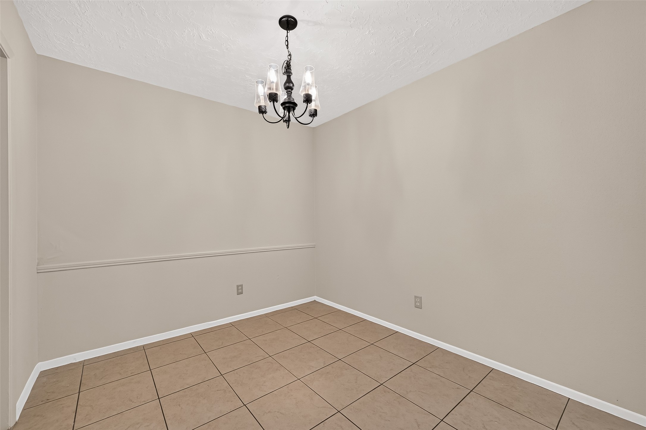 8638 Little River Road Houston, TX 77064 - Photo 17 of 39 Dining Room