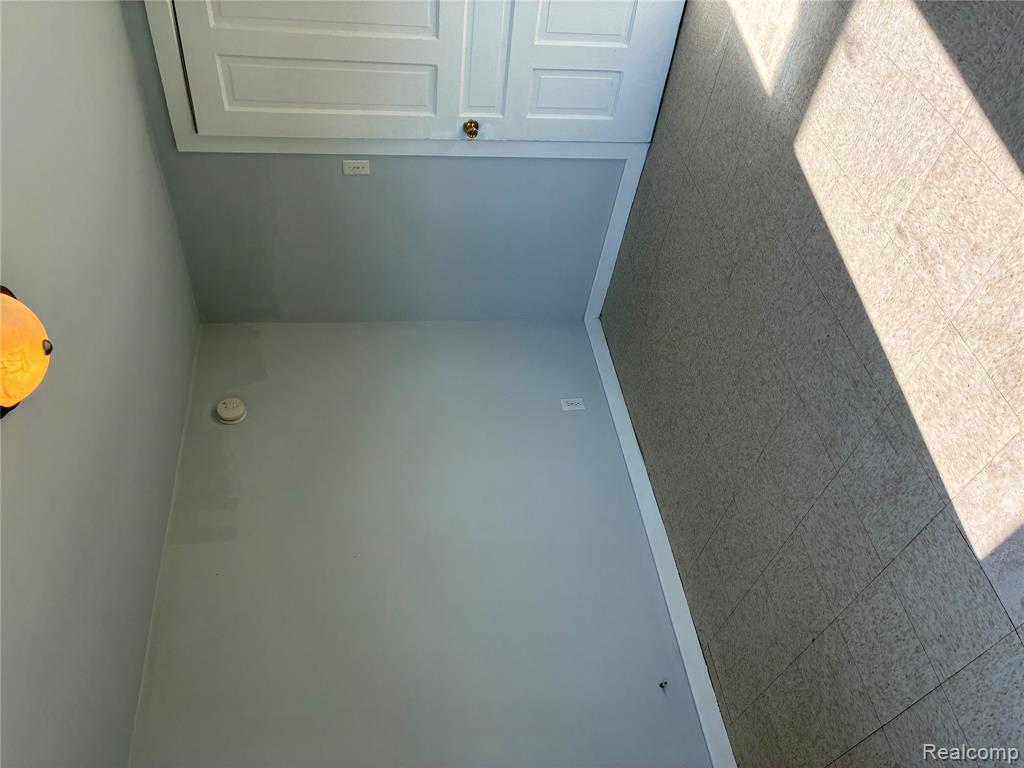 1214 Root Street Flint, MI 48503 - Photo 28 of 34