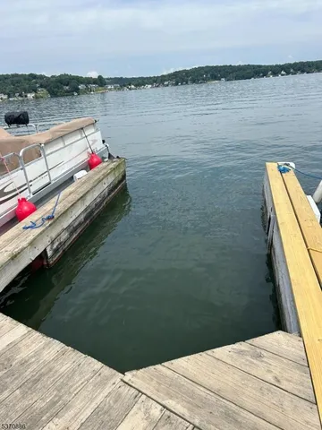 $2,300 | 19 Windemere Avenue, Unit 5, Mount Arlington, NJ 07856