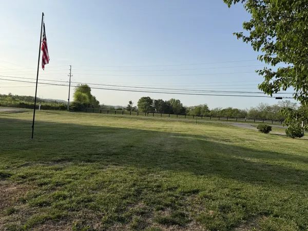 $565,000 | 1976 Hartsville Pike, Gallatin, TN 37066