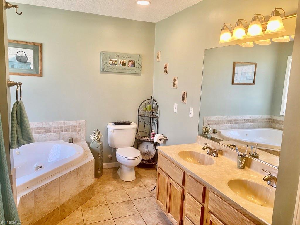 4364 Hoover Hill Road Trinity, NC 27370 - Photo 4 of 18