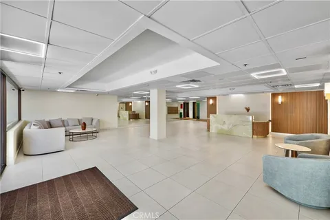 $1,299,000 | 324 North Palm Drive, Unit 407, Beverly Hills, CA 90210