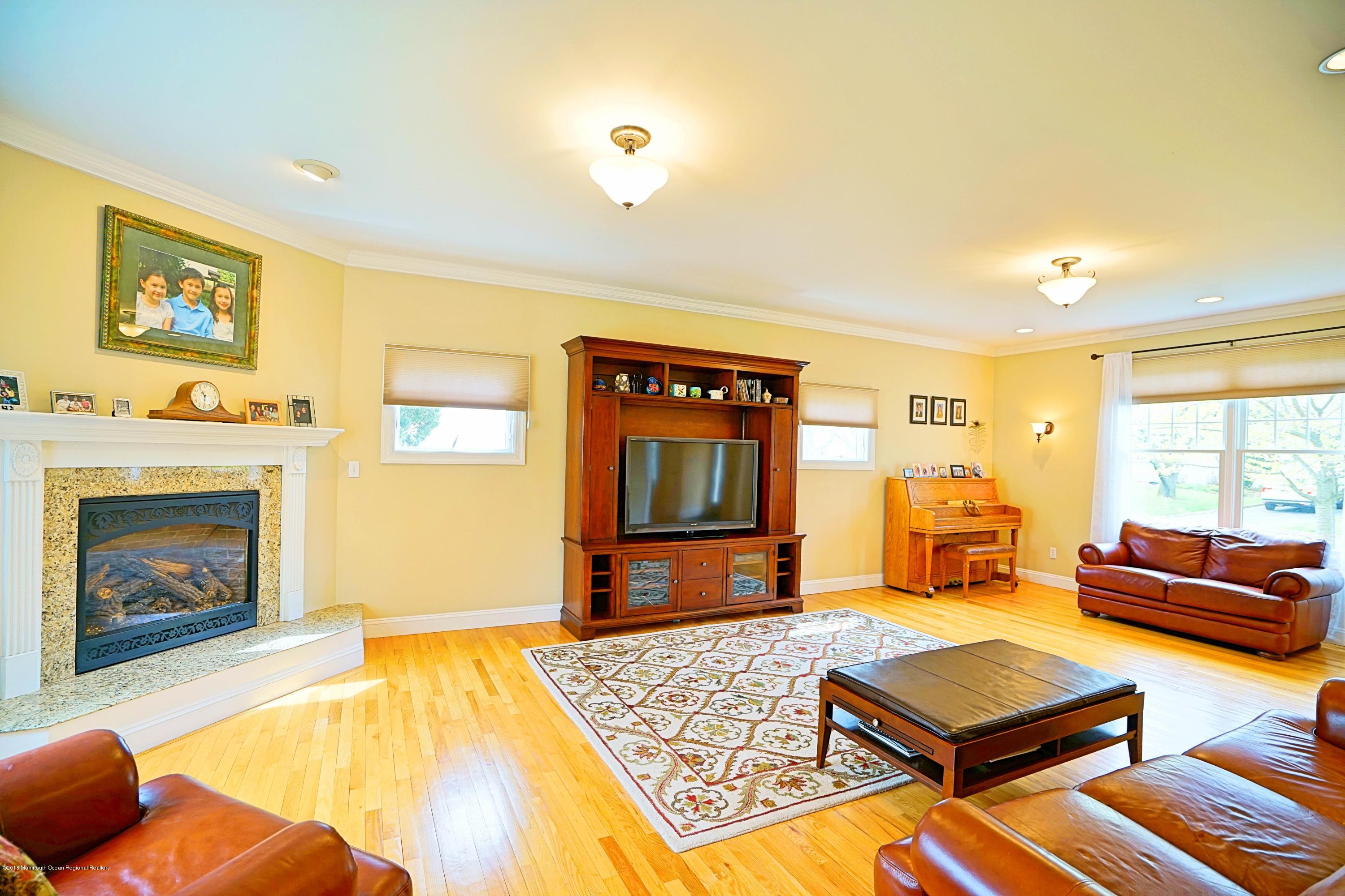 36 SilverWhite Road Little Silver, NJ 07739 - Photo 14 of 36 Living Room