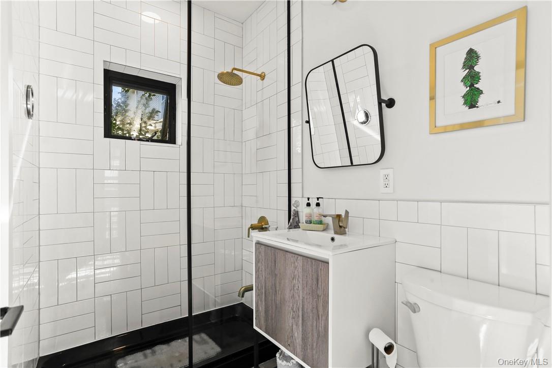 81 Rochelle Street Bronx, NY 10464 - Photo 23 of 30