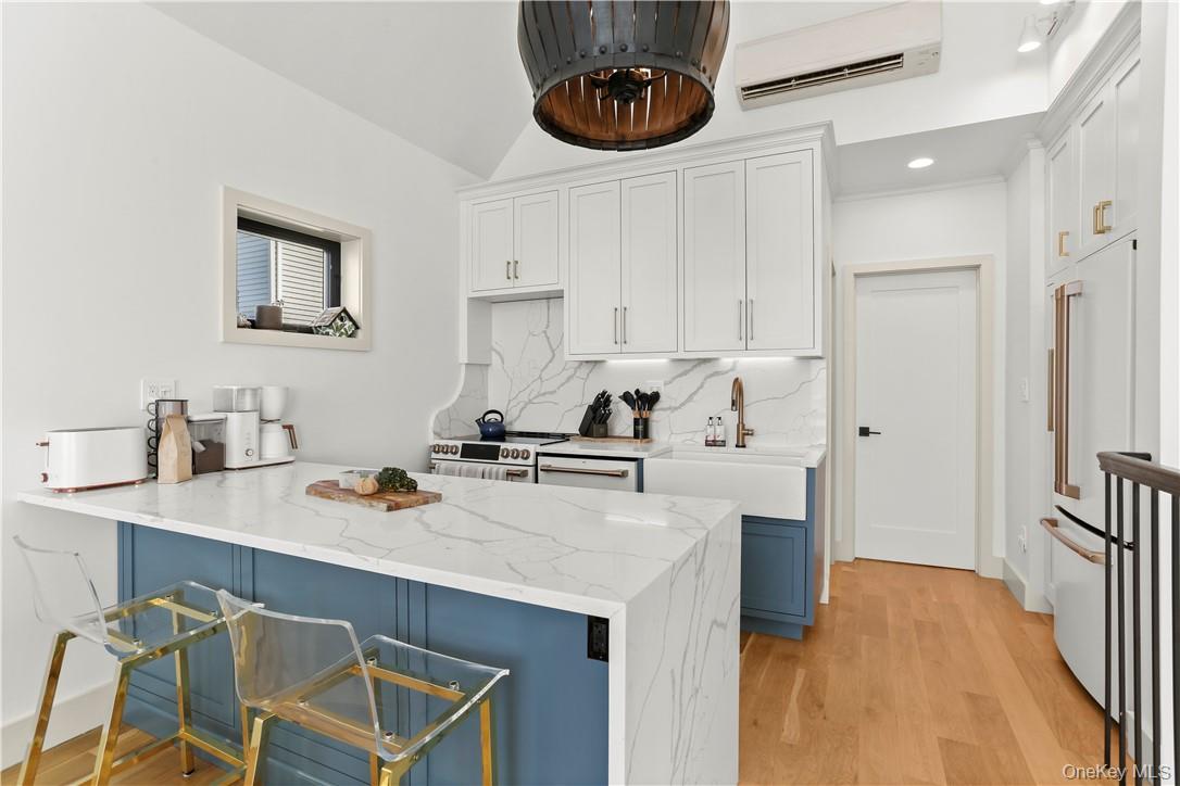 81 Rochelle Street Bronx, NY 10464 - Photo 8 of 30