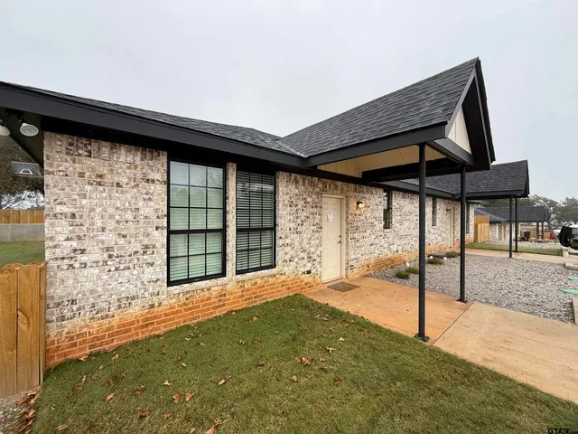 $790,000 | 15155 County Road 1125, Tyler, TX 75703