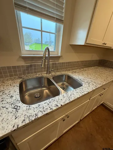 $790,000 | 15155 County Road 1125, Tyler, TX 75703