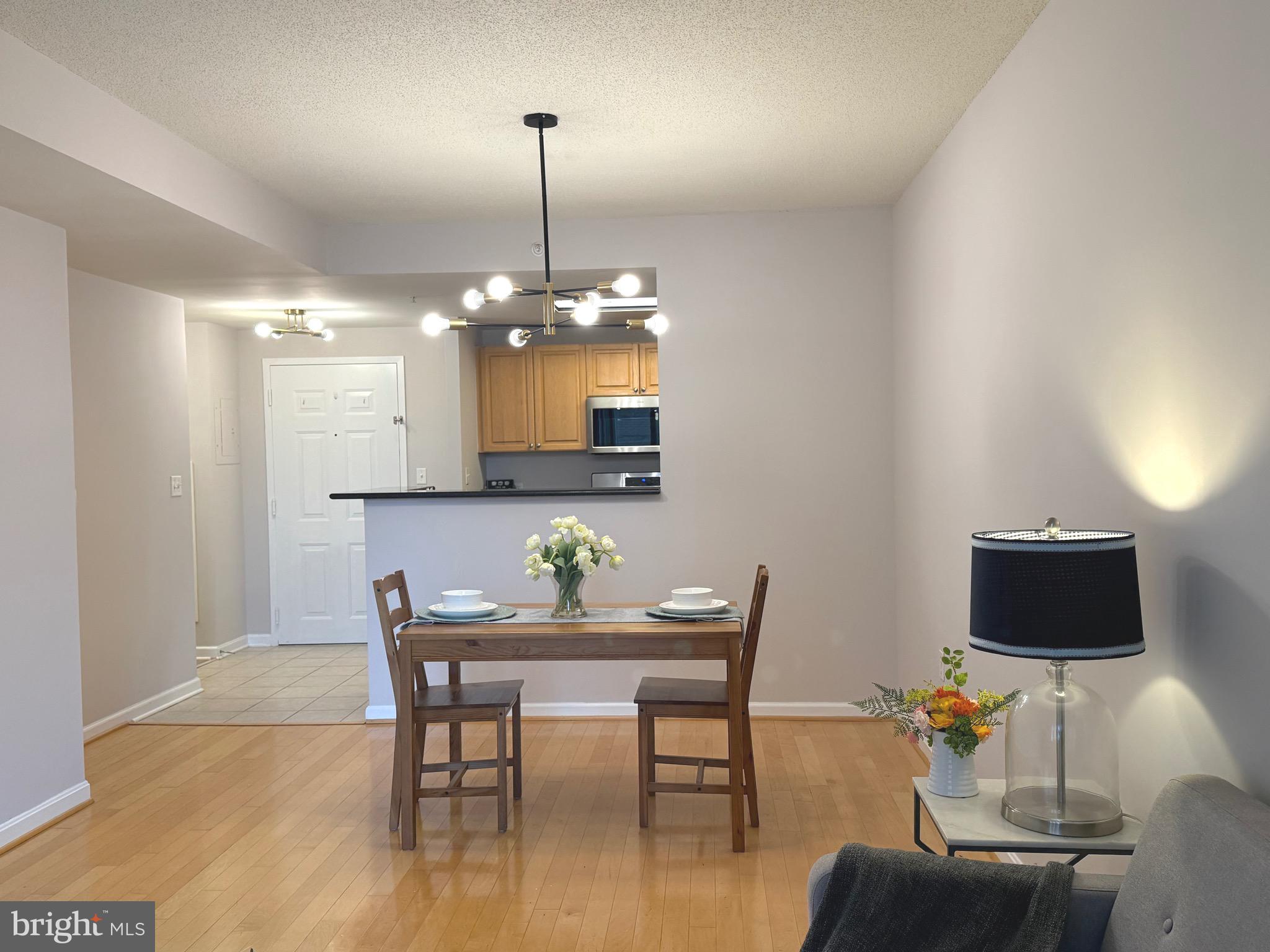 2726 Gallows Road, Unit 510 Vienna, VA 22180 - Photo 3 of 32