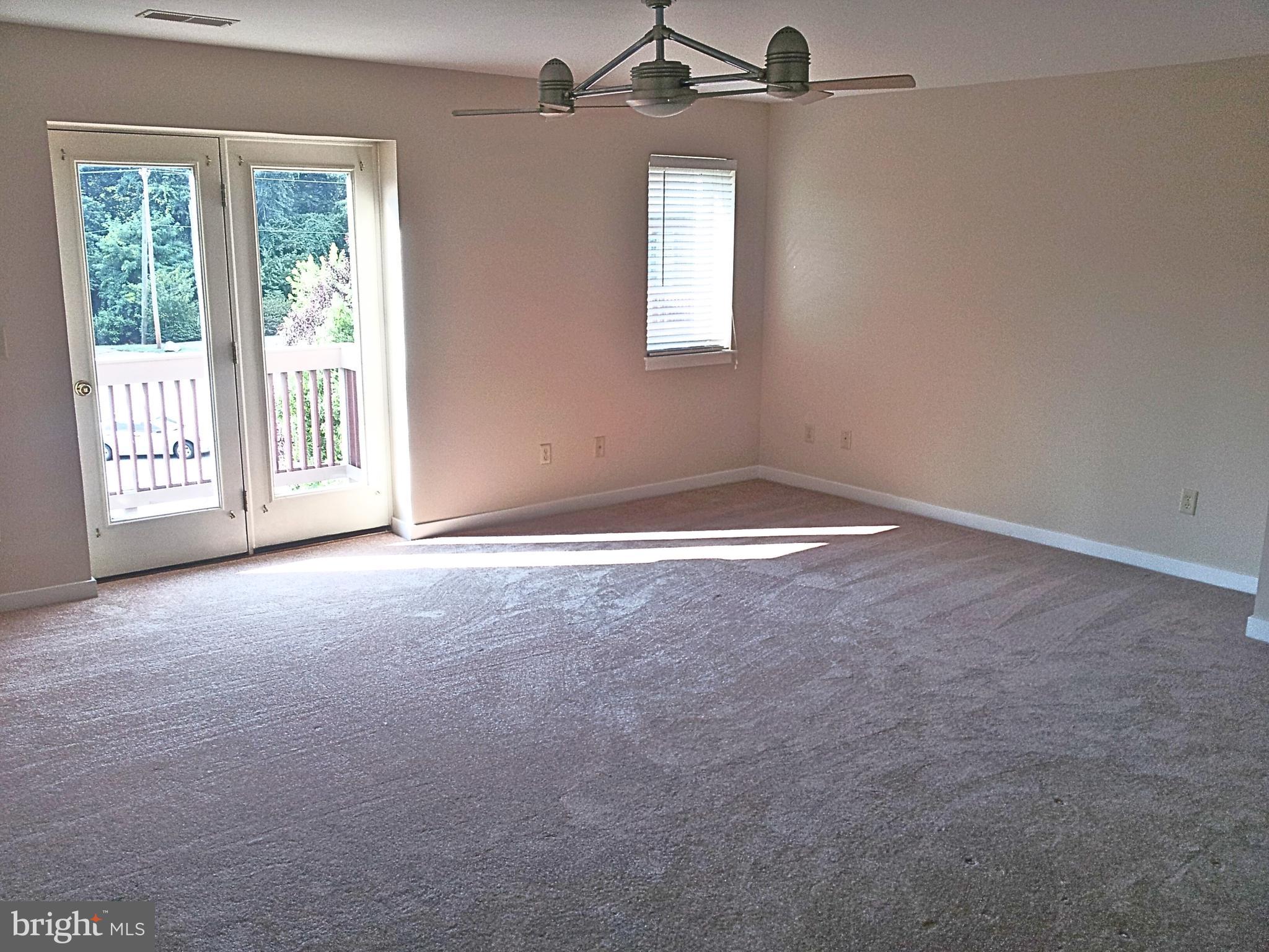Living  room with balcony access