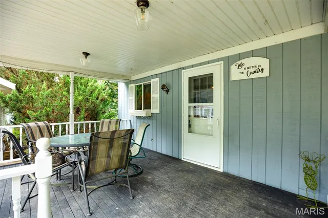 $260,000 | 20098 N Road, Raymond, IL 62560