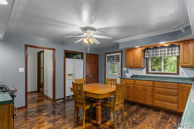 $260,000 | 20098 N Road, Raymond, IL 62560