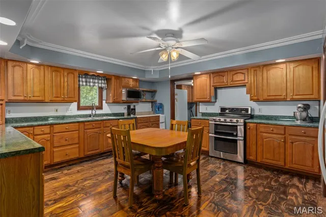 $260,000 | 20098 N Road, Raymond, IL 62560