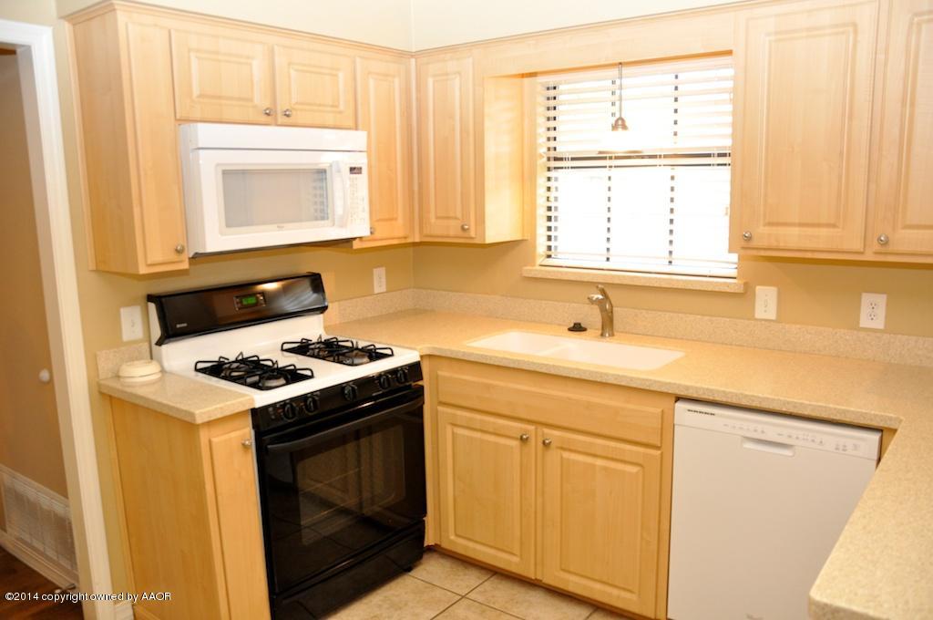 5100 Pin Oak Drive Amarillo, TX 79110 - Photo 5 of 26 Gas Stove and Oven