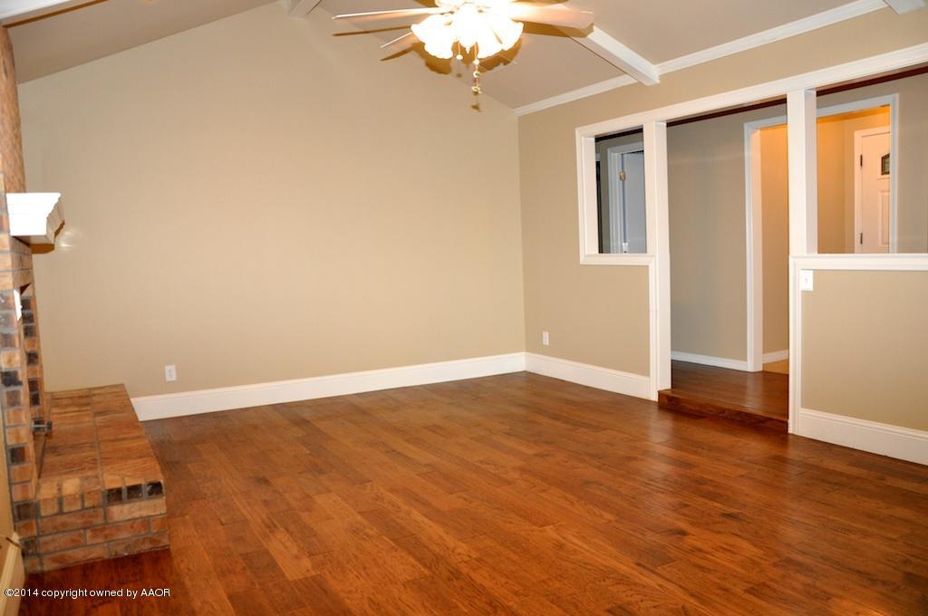 5100 Pin Oak Drive Amarillo, TX 79110 - Photo 7 of 26 Living Room