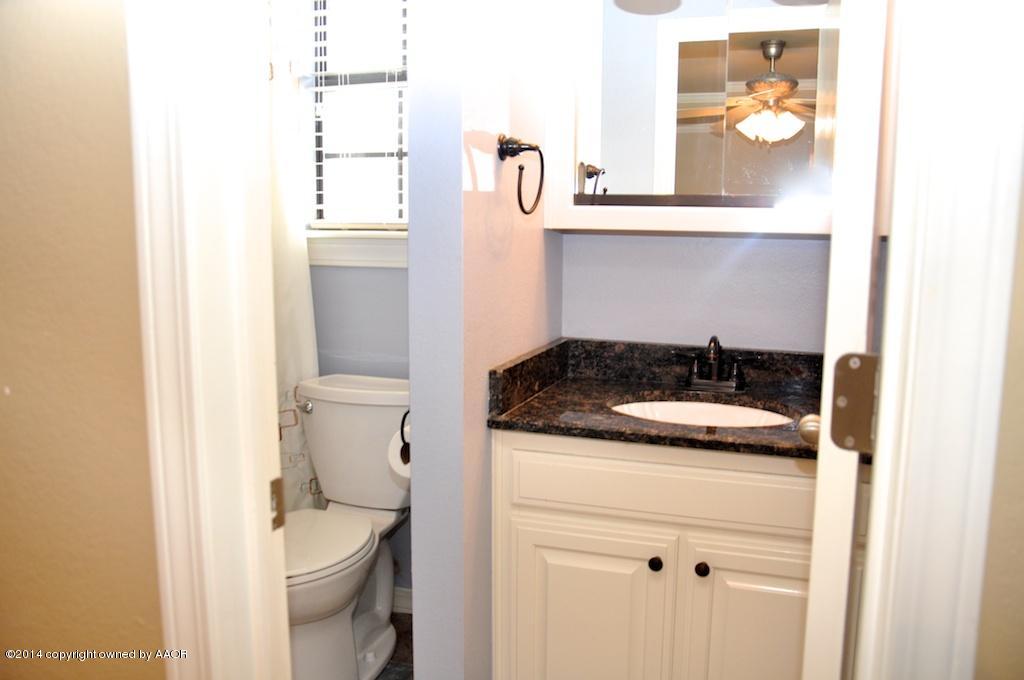 5100 Pin Oak Drive Amarillo, TX 79110 - Photo 9 of 26 Master Bath