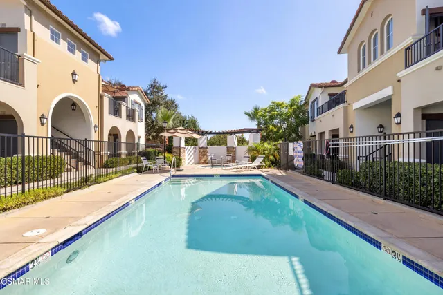 $575,000 | 485 Country Club Drive, Unit 225, Simi Valley, CA 93065