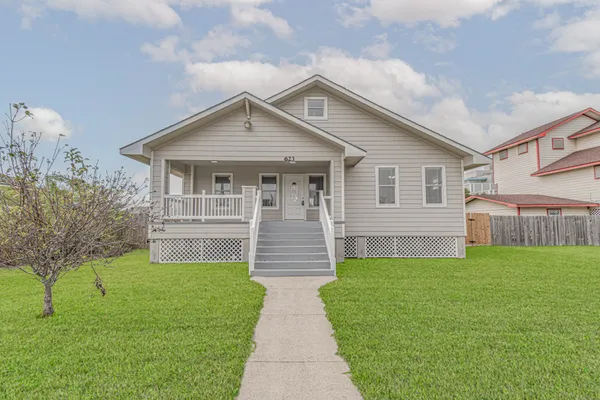 $1,875 | 623 32nd Street, Galveston, TX 77550