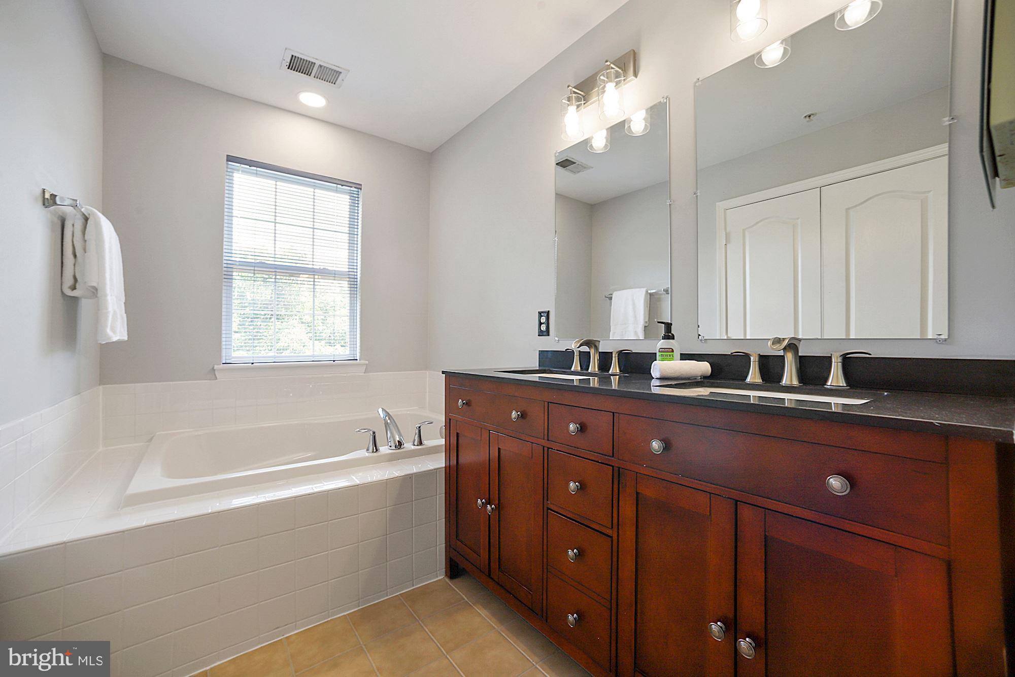 2123 Clark Place Silver Spring, MD 20910 - Photo 20 of 36 En-Suite Bath