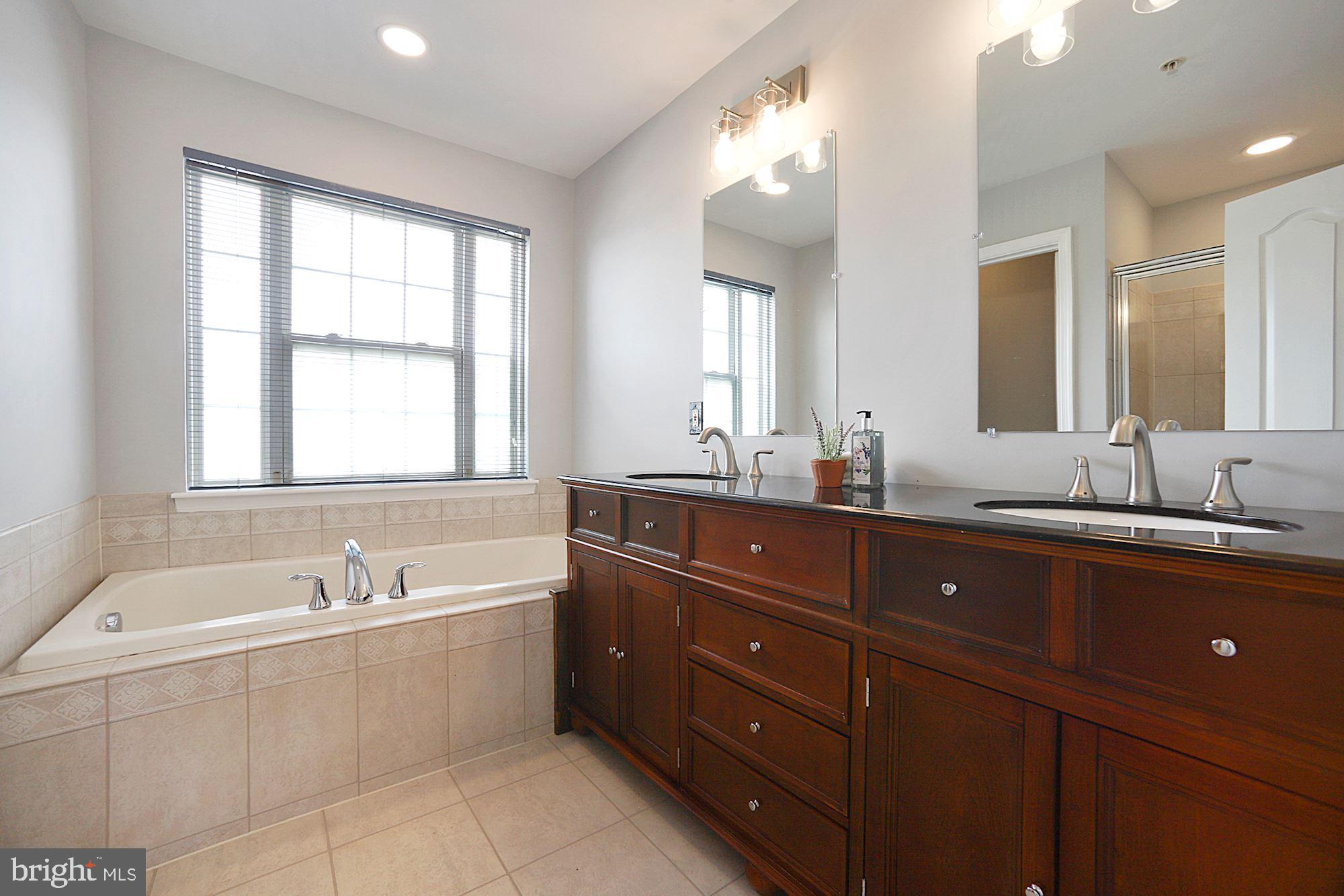 2123 Clark Place Silver Spring, MD 20910 - Photo 30 of 36 En-Suite Bath - Upper Level 2
