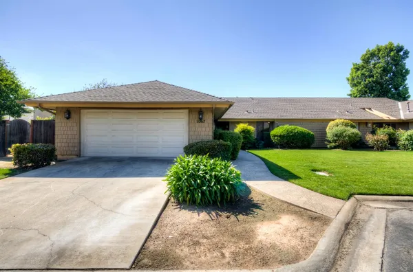 $2,150 | 1067 West Sierra Avenue, Fresno, CA 93711