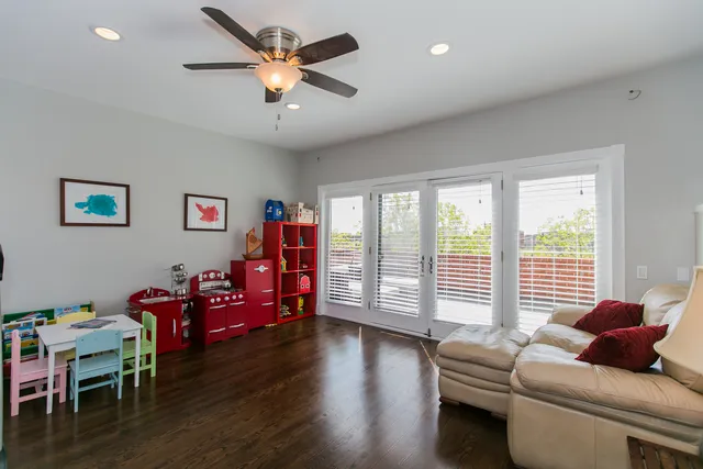 $5,000 | 2005 North Hoyne Avenue, Chicago, IL 60647