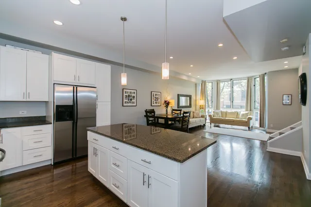 $5,000 | 2005 North Hoyne Avenue, Chicago, IL 60647