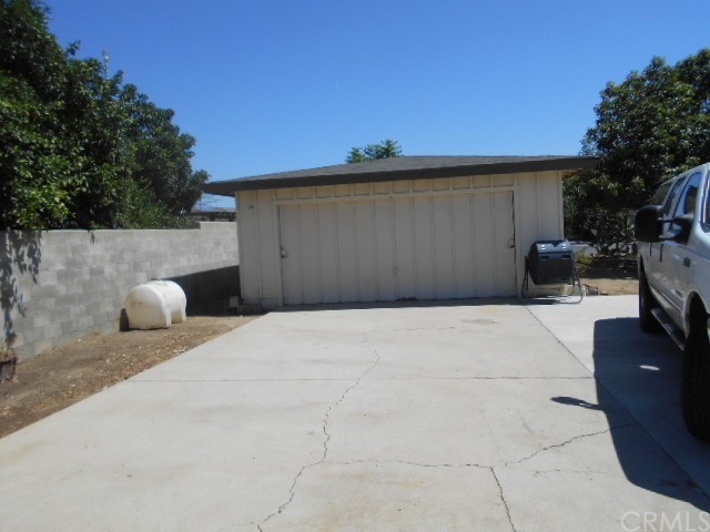 811 Riverside Rialto, CA 92376 - Photo 12 of 25