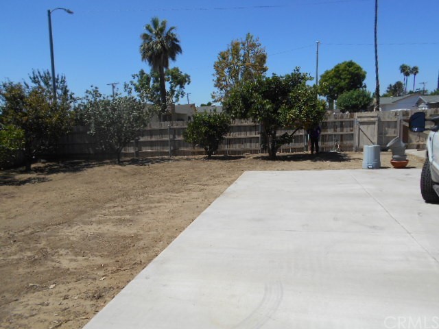 811 Riverside Rialto, CA 92376 - Photo 18 of 25 a view of a backyard