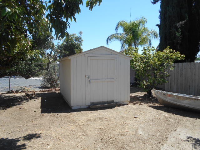 811 Riverside Rialto, CA 92376 - Photo 19 of 25 a backyard of a house with plants and trees