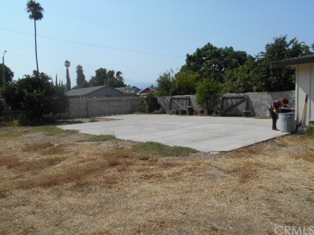 811 Riverside Rialto, CA 92376 - Photo 24 of 25 a view of outdoor space with trees