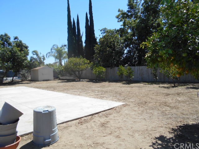 811 Riverside Rialto, CA 92376 - Photo 4 of 25 a view of backyard of the house