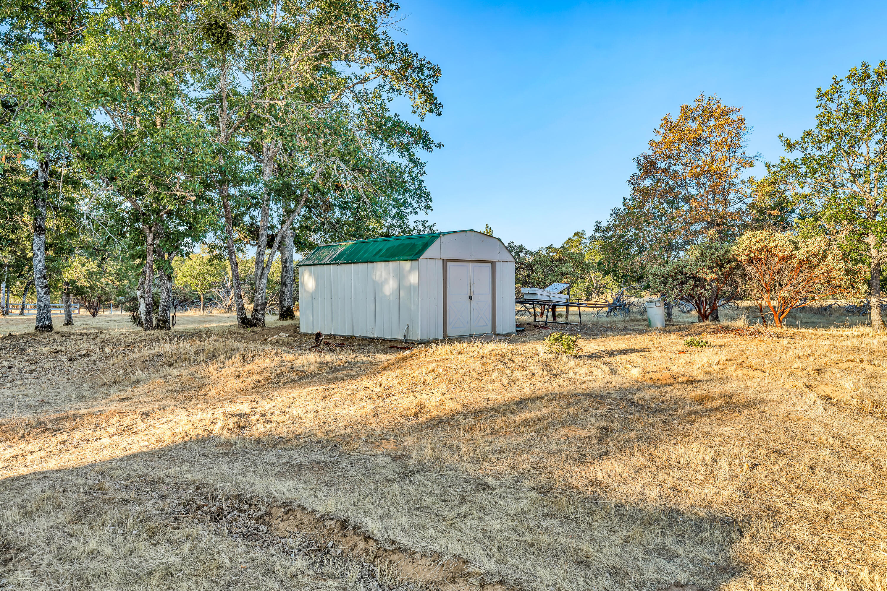 3849 Sams Valley Road Gold Hill, OR 97525 - Photo 38 of 57 9R9A8487