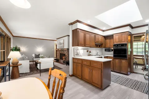 $399,900 | 321 West Birch Avenue, Glendale, WI 53217