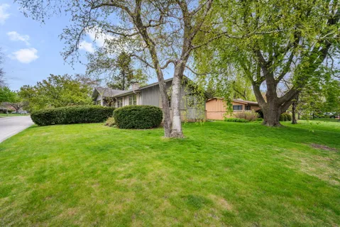 $399,900 | 321 West Birch Avenue, Glendale, WI 53217