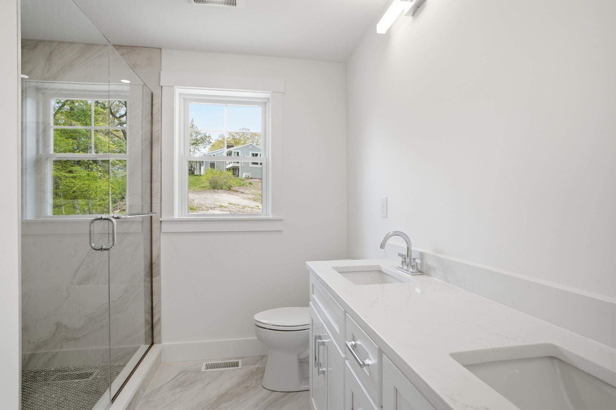 68 Farmington Road Nashua, NH 03060 - Photo 18 of 45