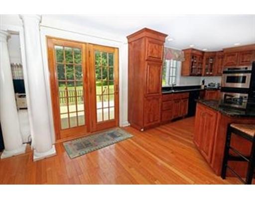 32 Myles Standish Road Weston, MA 02493 - Photo 8 of 29