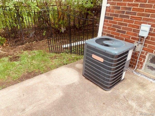 21183 Nummer Street Warren, MI 48089 - Photo 5 of 21