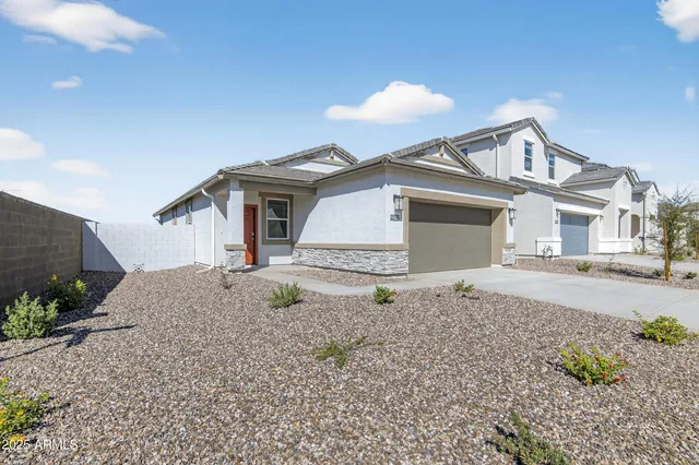 a house view with a outdoor space