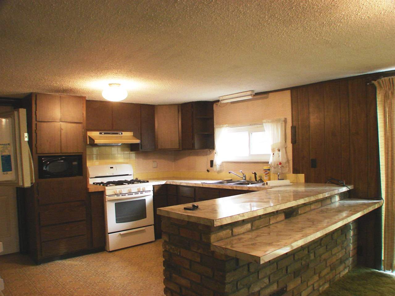 4266 West Birmingham Road Alma, MI 48801 - Photo 7 of 21 1854756-6.JPG