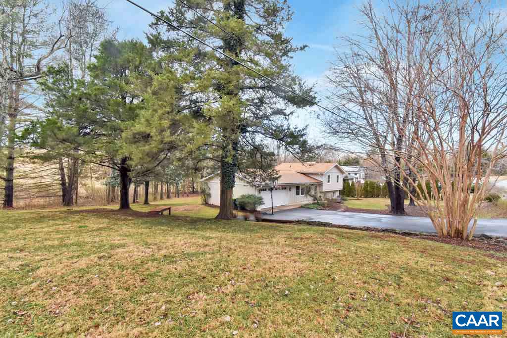 101 Vincennes Road Charlottesville, VA 22911 - Photo 31 of 31 a view of a yard with a tree