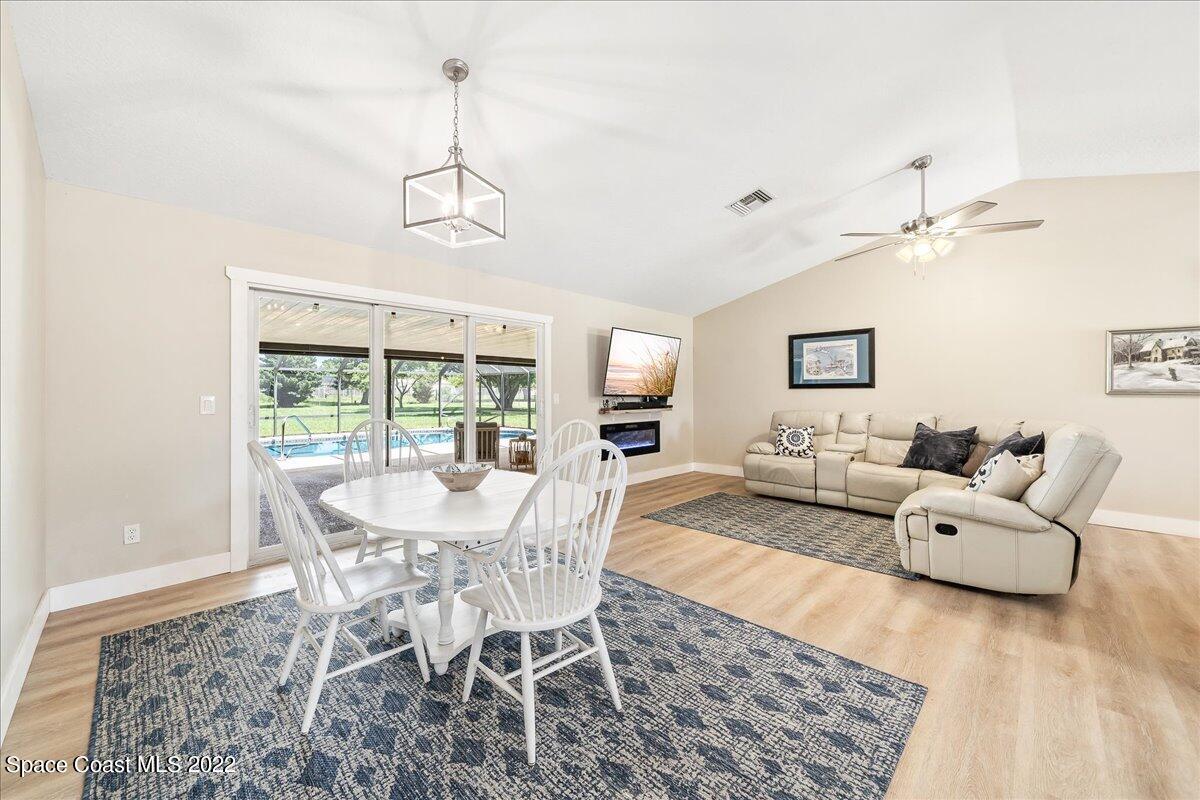 2180 Bridle Path Melbourne, FL 32935 - Photo 10 of 31 great room