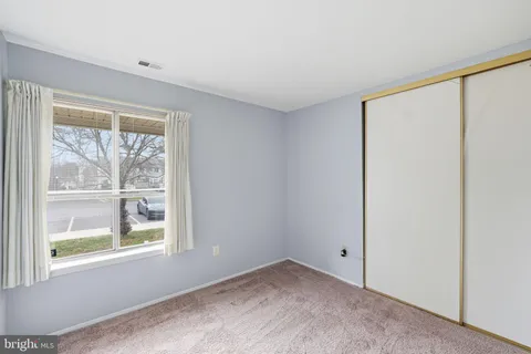 a view of empty room with window